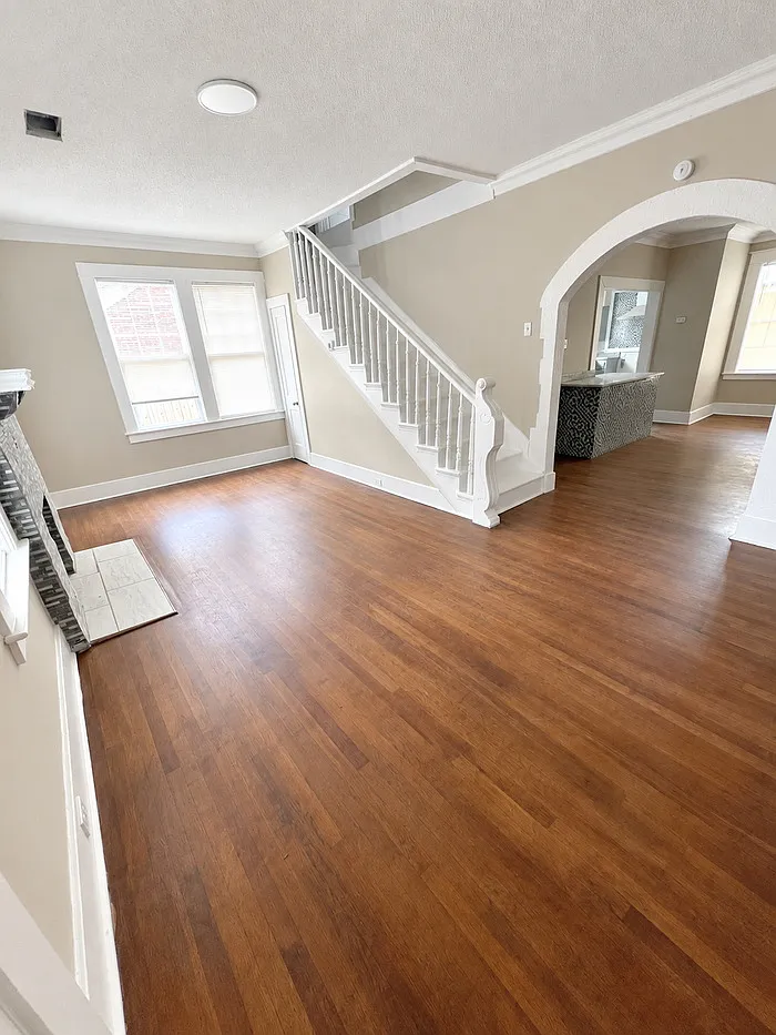 3 bed, 2.0 bath, 1800 sqft, $1,795 — Photo 2