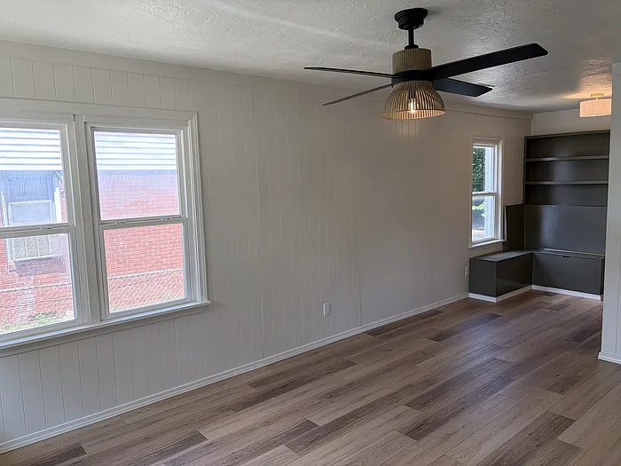 411 Showalter Dr — Photo 3