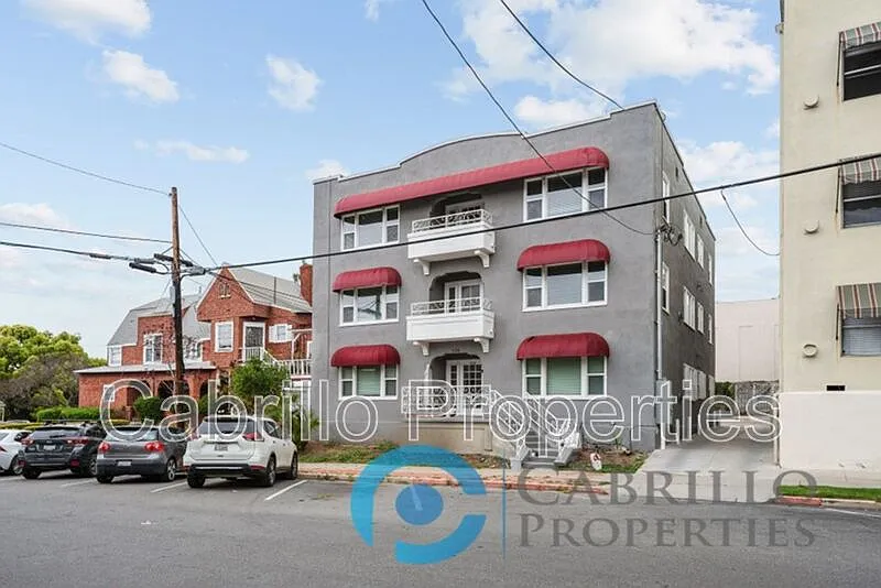 128 Kalmia St #5
