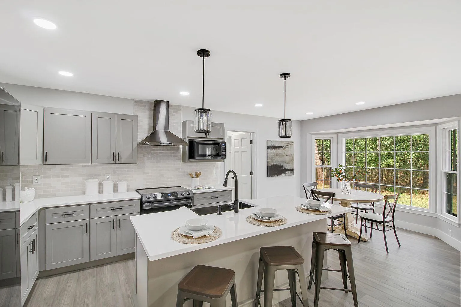 4 bed, 3.5 bath, 2867 sqft, $3,200 — Photo 4