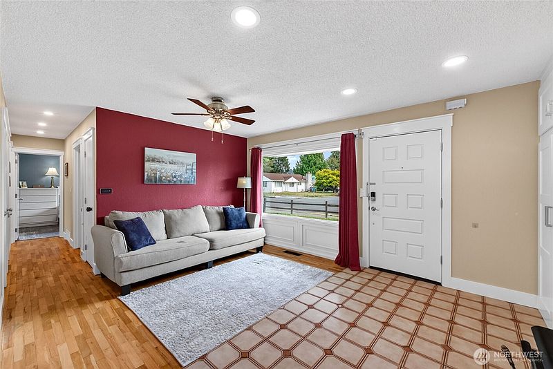 5th image of 1535 M Street NE