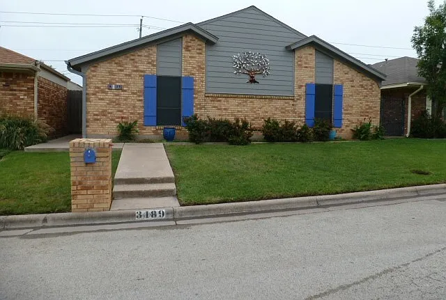 3189 Chimney Cir