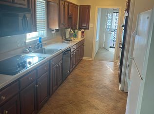 1097 Ivy Rd, Memphis, TN 38117