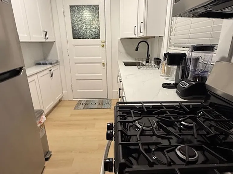 1032 Vaughn St — Photo 23