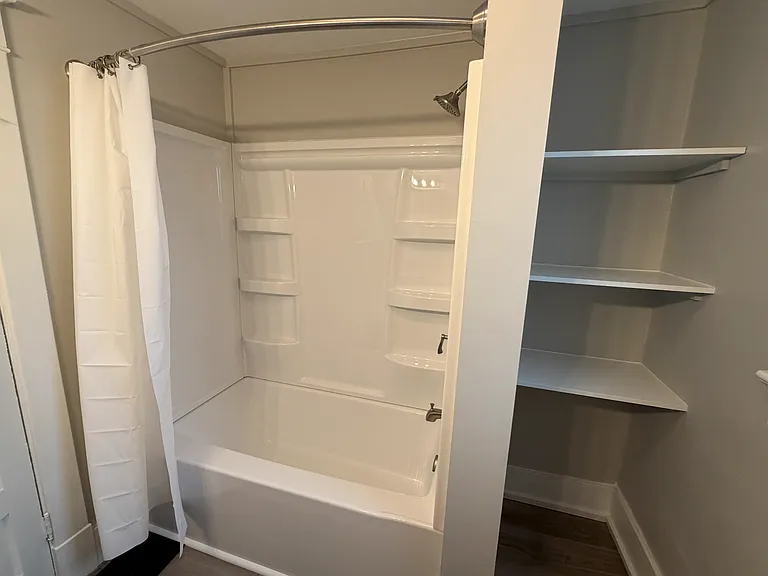 1015 N Olney St — Photo 27