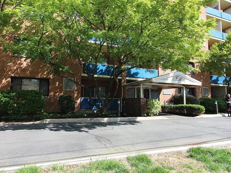1931 N Cleveland St #306 — Photo 1