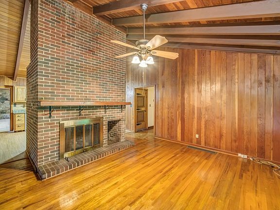 5th image of 3056 Walker Dr