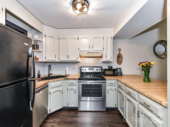 100 Willow Run Dr APT 26, Gastonia, NC 28056