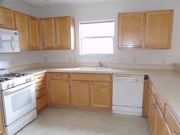 2nd image of 7564 SE 171st Sun Valley Pl
