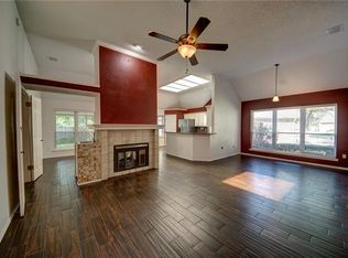 383 Arbor Ln, Euless, TX 76039