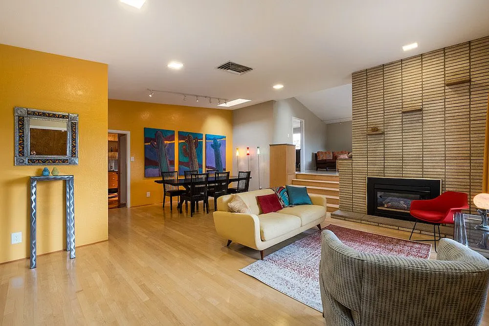 305 Aliso DR SE - 305 Aliso DR SE — Photo 4