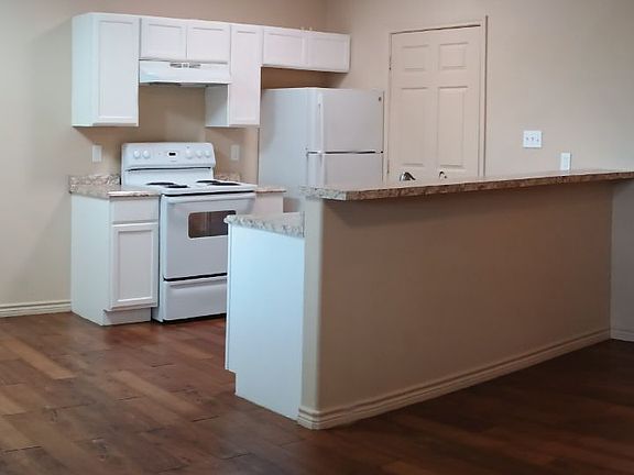 2nd image of 300 Shady Grove Dr #F