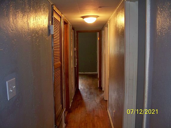 3rd image of 626 S Forney Ave