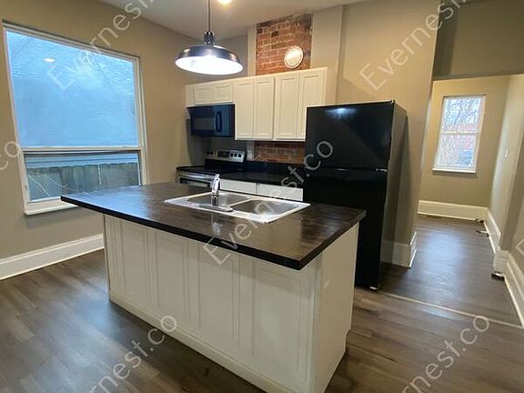 3rd image of 29 Hawkes Ave