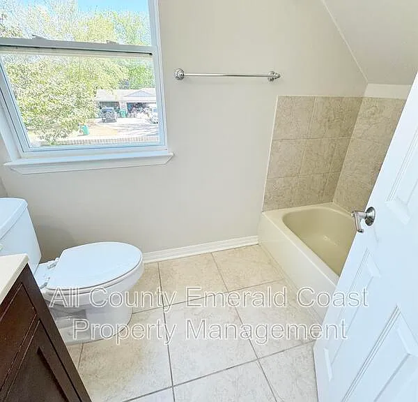 710 Swan Ln — Photo 25