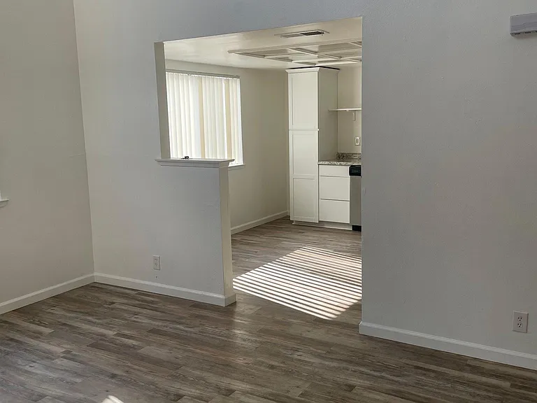 241 W Tulare Ave #D — Photo 7