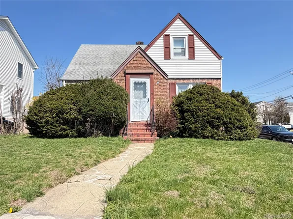 1217 Hillside Avenue, New Hyde Park, NY 11040