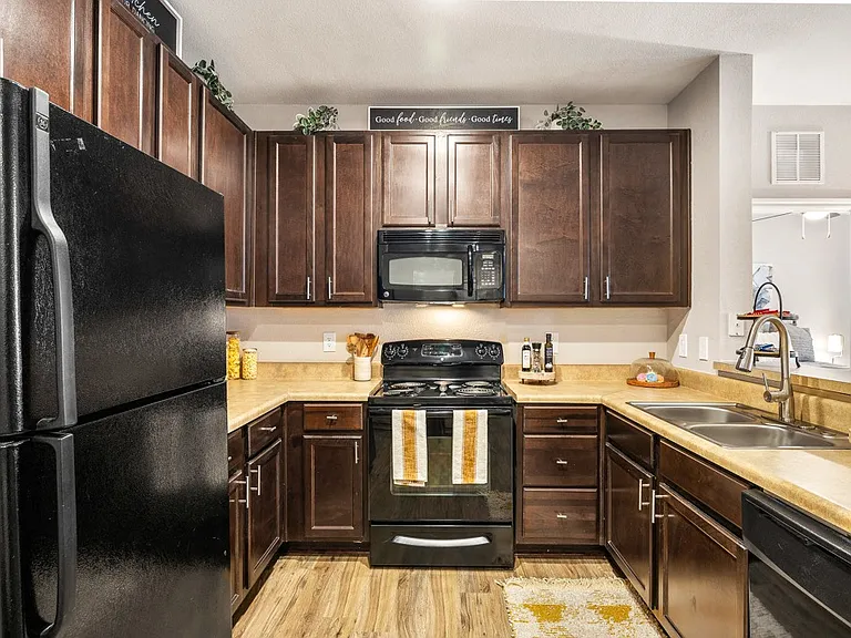 Las Brisas Apartments in Round Rock, Texas