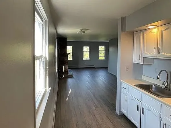 235 Meadow Ln APT 1, Secaucus, NJ 07094