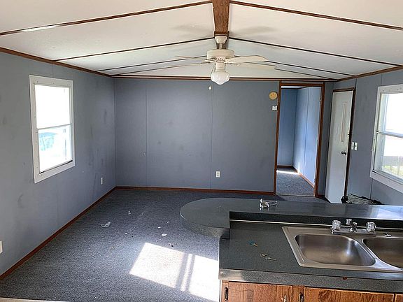 4th image of 174 Evergreen Ln