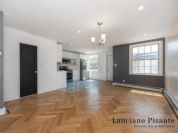3rd image of 5705 Avenue
