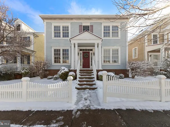 8 Malsbury St, Robbinsville, NJ 08691