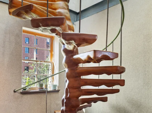 527 Hudson Street image 13 of 24