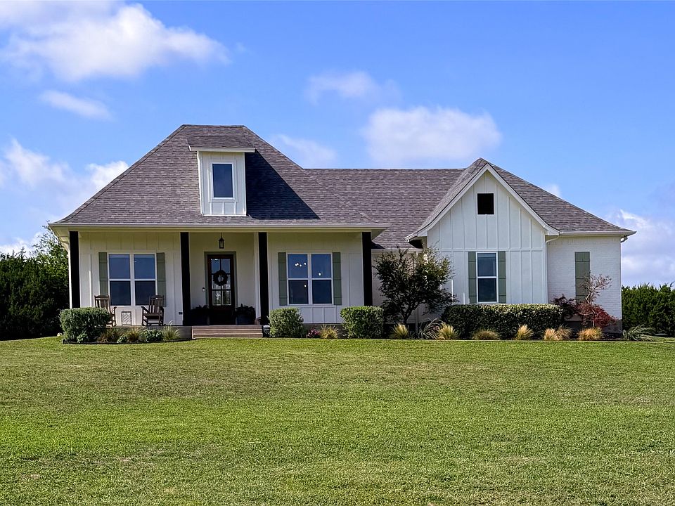 1st image of 400 Stone Mountain Ct