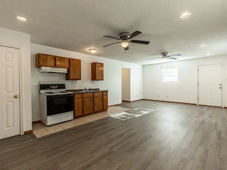 140 County Road 1604 — Photo 13
