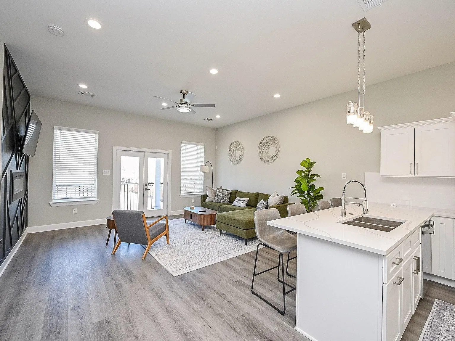 3 bed, 3.5 bath, 1805 sqft, $2,250 — Photo 3