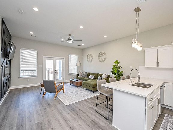 4th image of 4746 Mallow St