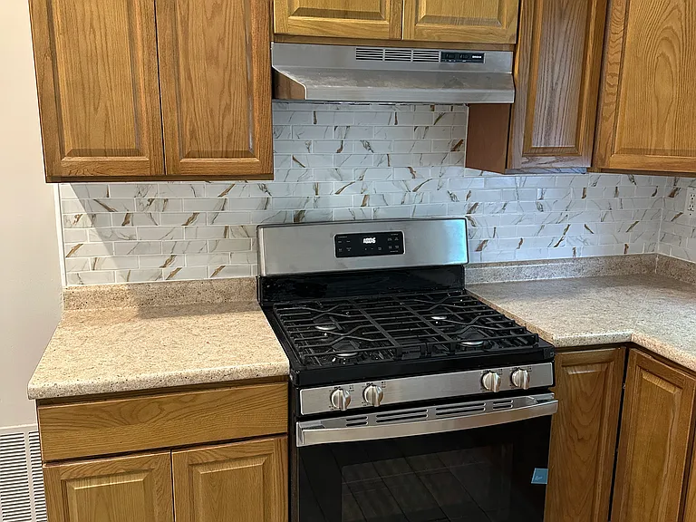 815 Parker St #1 — Photo 8