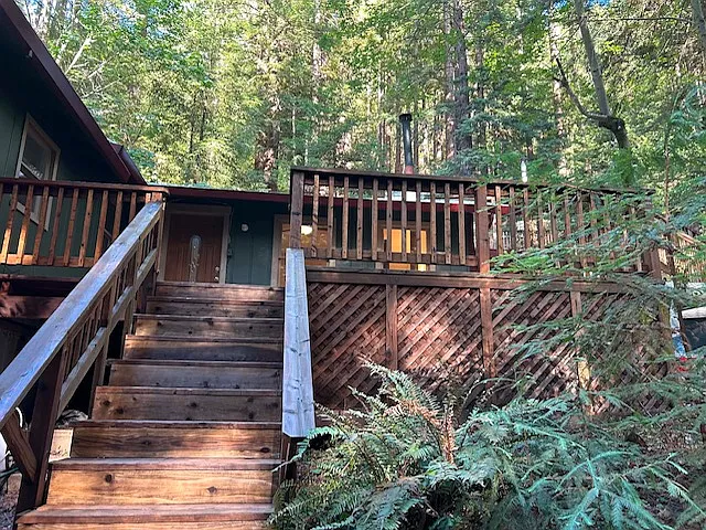 3 bed, 1185 sqft, $4,200 — Photo 2