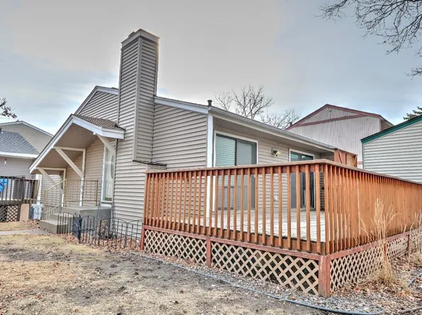 3490 Pilgrim Ln N, Plymouth, MN 55441