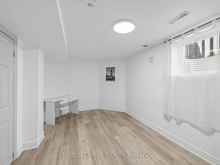 274 Harrowsmith Dr #BASEMENT — Photo 10