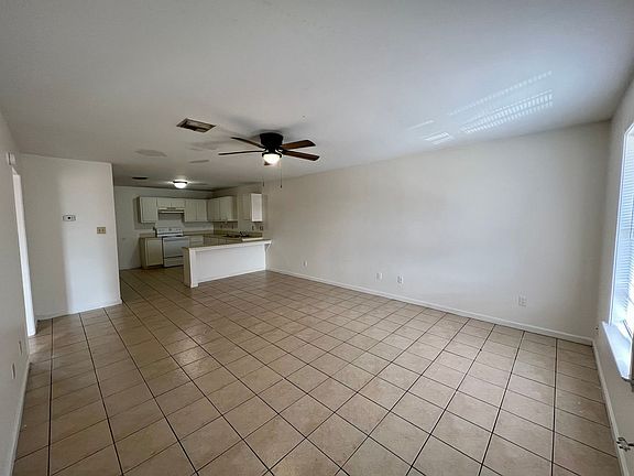 3rd image of 303 Vieux Orleans Cir #D