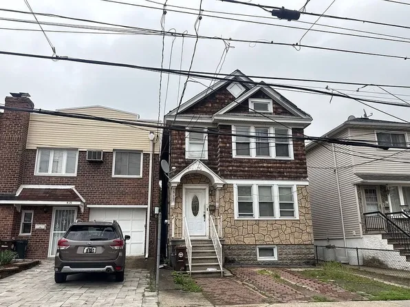 5-17 College Point Blvd, College Point, NY 11356