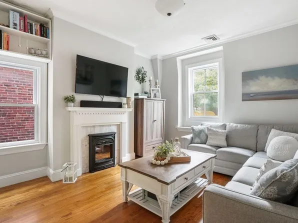 37 Mount Vernon St #3, Boston, MA 02129