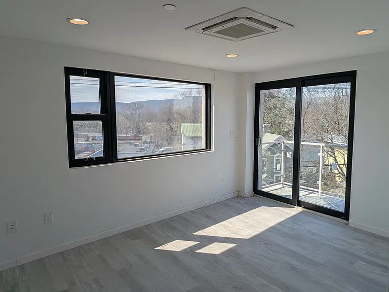 51 Main St #1 — Photo 12