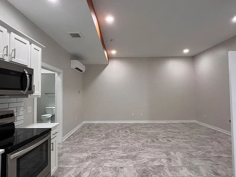 24 NW 6th St #104 — Photo 14
