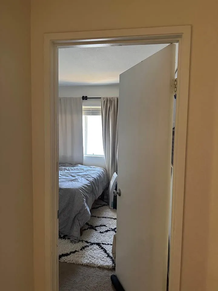 4 bed, 2.5 bath, 1795 sqft, $930 — Photo 4