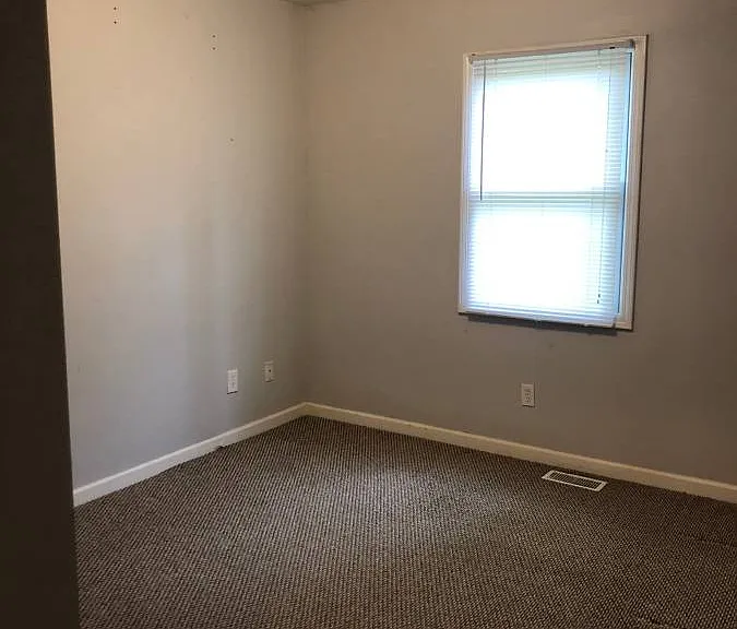 408 W Somersbe Pl — Photo 6