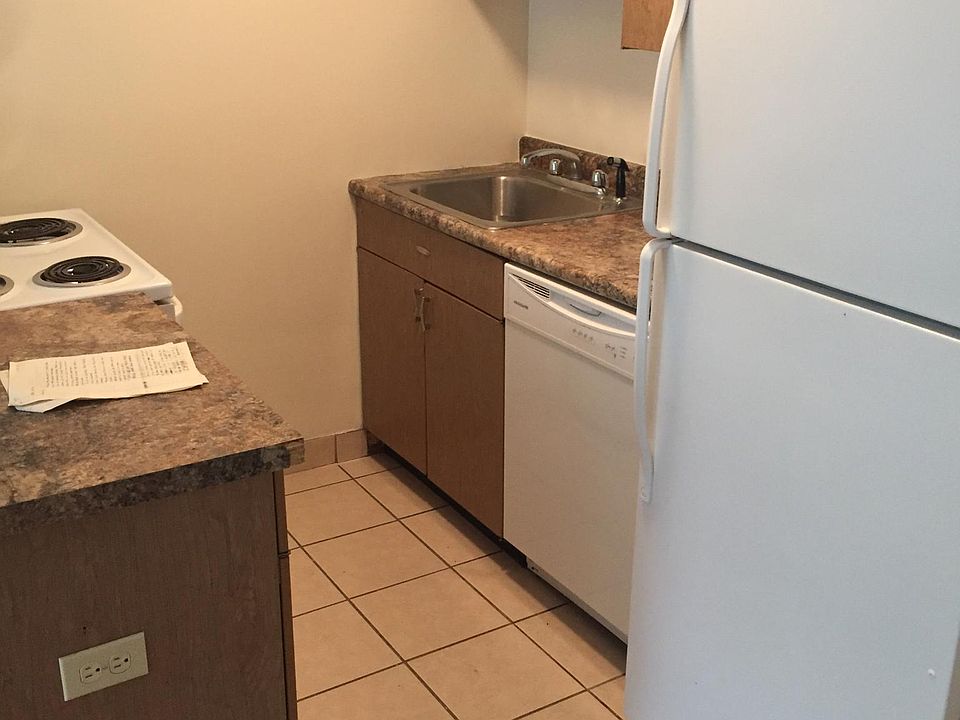 1st image of 689 Snelling Ave S APT 204