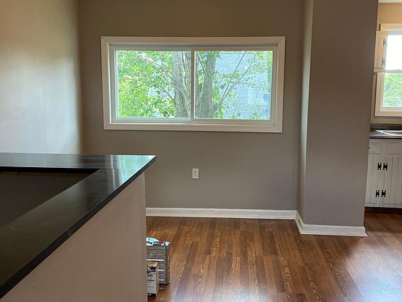 3rd image of 4002 Delaware St #B
