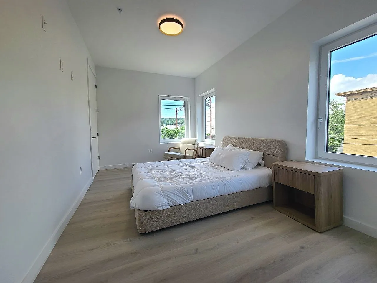 2 bed, 900 sqft, $2,650 — Photo 4