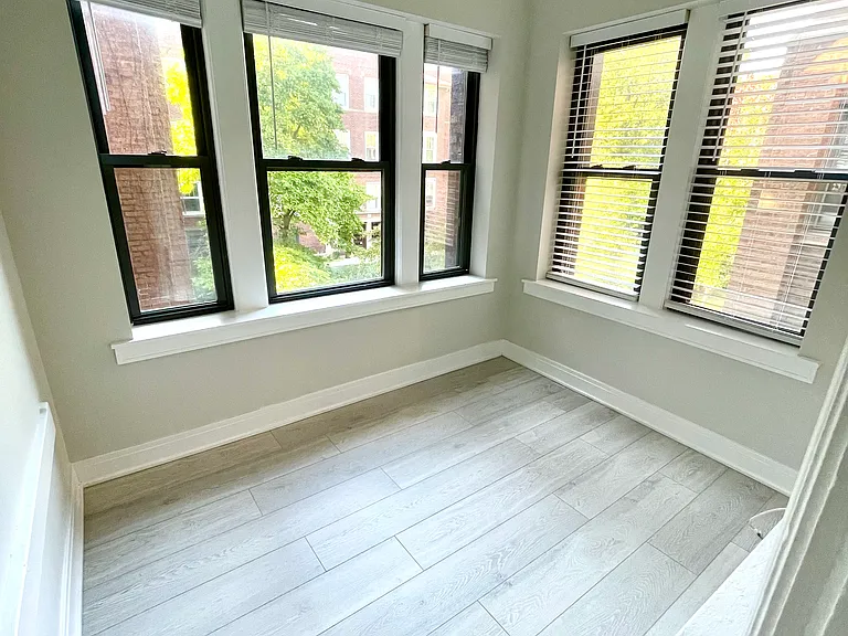 1411 W Greenleaf Ave #2E — Photo 6