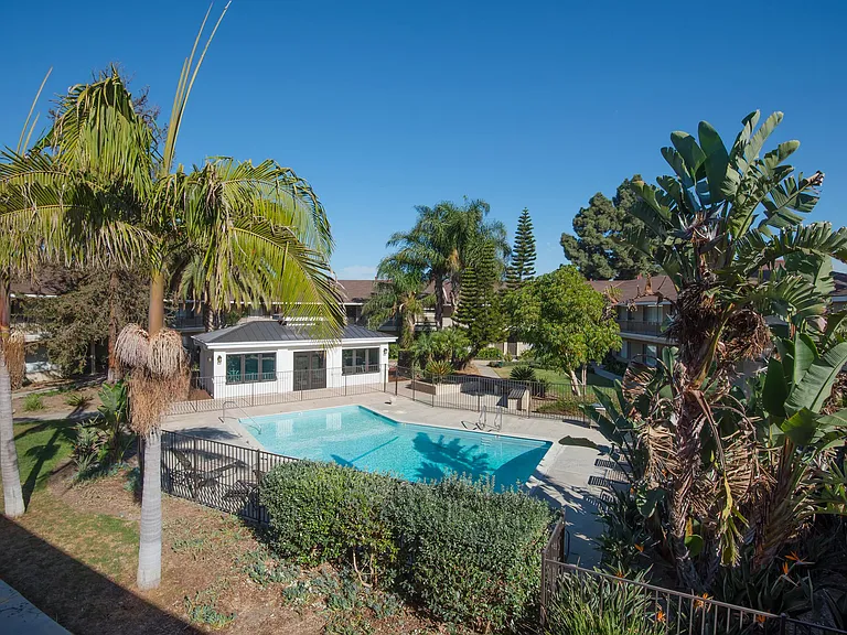 Ventura Beach Resort Luxury Apartments — Photo 7