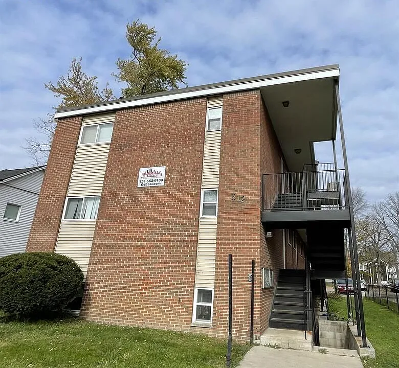 512 Washtenaw Ave #14