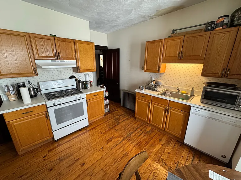 211 Holland St #2R — Photo 16