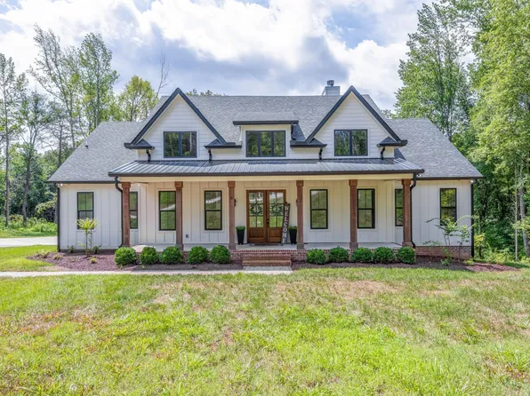 139 Old Highway 96, Burns, TN 37029